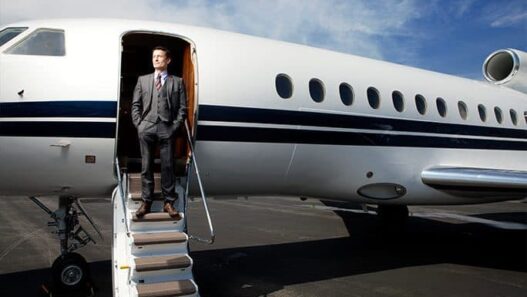 Discover how to book your private jet charter in 2025 with maximum efficiency and style. See aircraft options, route pricing, and VIP booking tips.