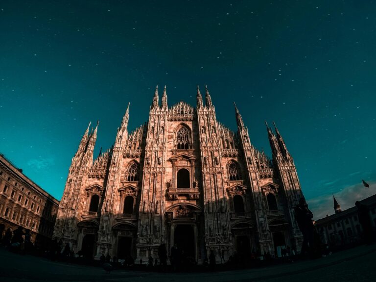 Book a private jet to Milan