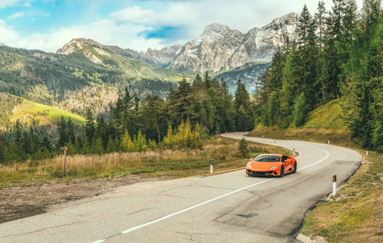 https://privatecharterx.blog/luxury-car-rental-switzerland/
