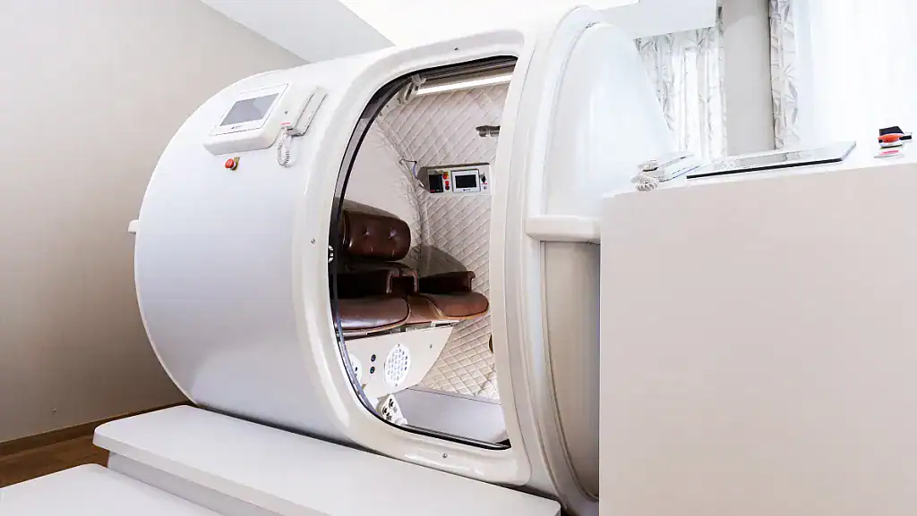 Luxury Wellness Retreats 2025: 7 Elite Biohacking Destinations 22 Luxury wellness retreats 2025 hyperbaric oxygen therapy chamber for advanced cellular regeneration and healing