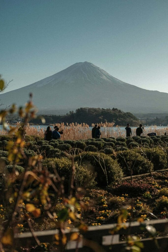 fuji climbing tour crowds peak season