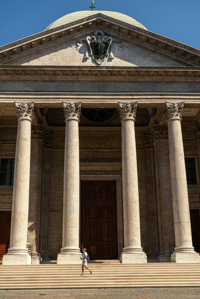 Geneva Switzerland luxury watch shopping Rue du Rhône Patek Philippe boutique haute horlogerie Swiss timepieces