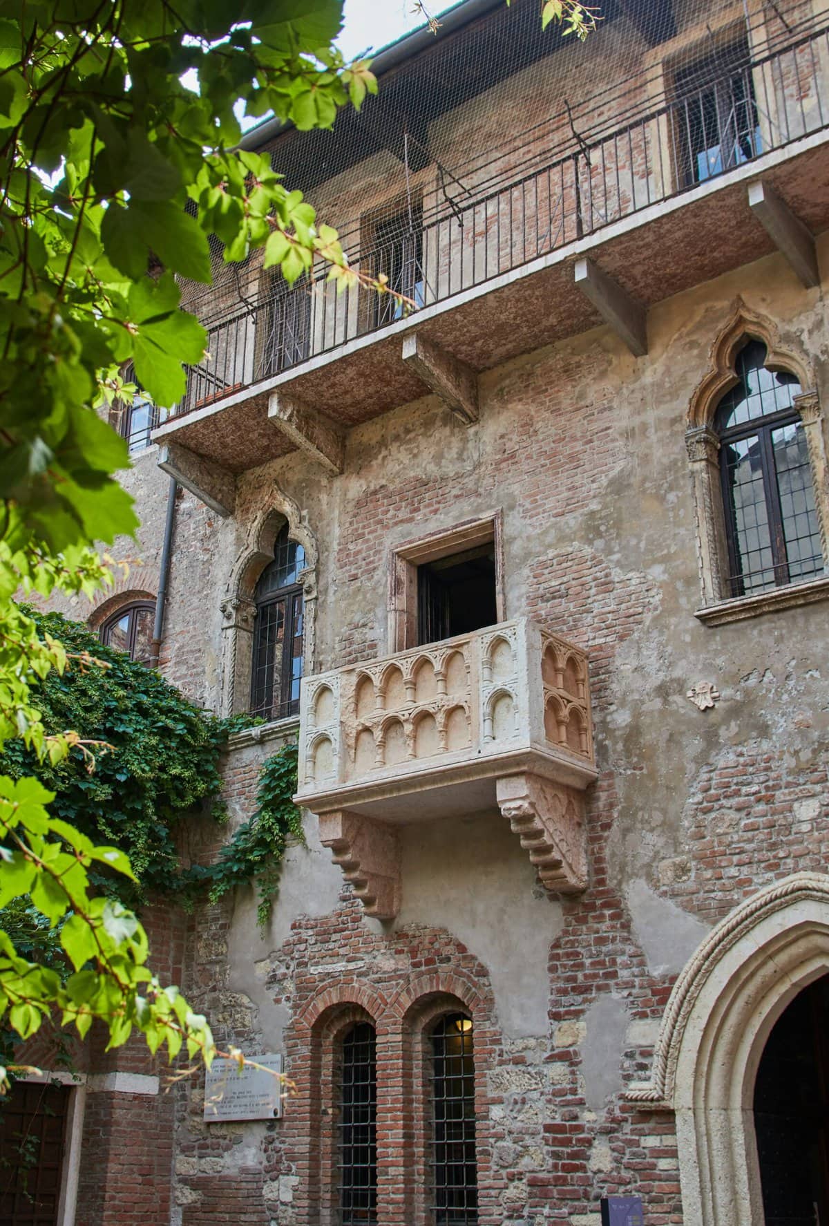 Verona Italy Juliet's balcony Casa di Giulietta Romeo and Juliet courtyard tourists